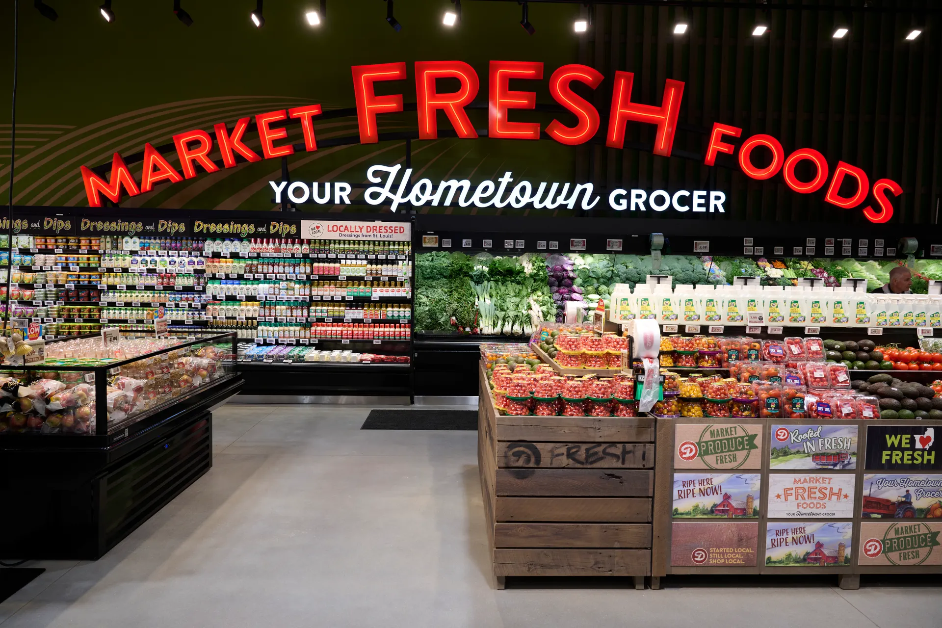 Produce section inside Dierbergs Market at 370 under a Market Fresh Foods sign