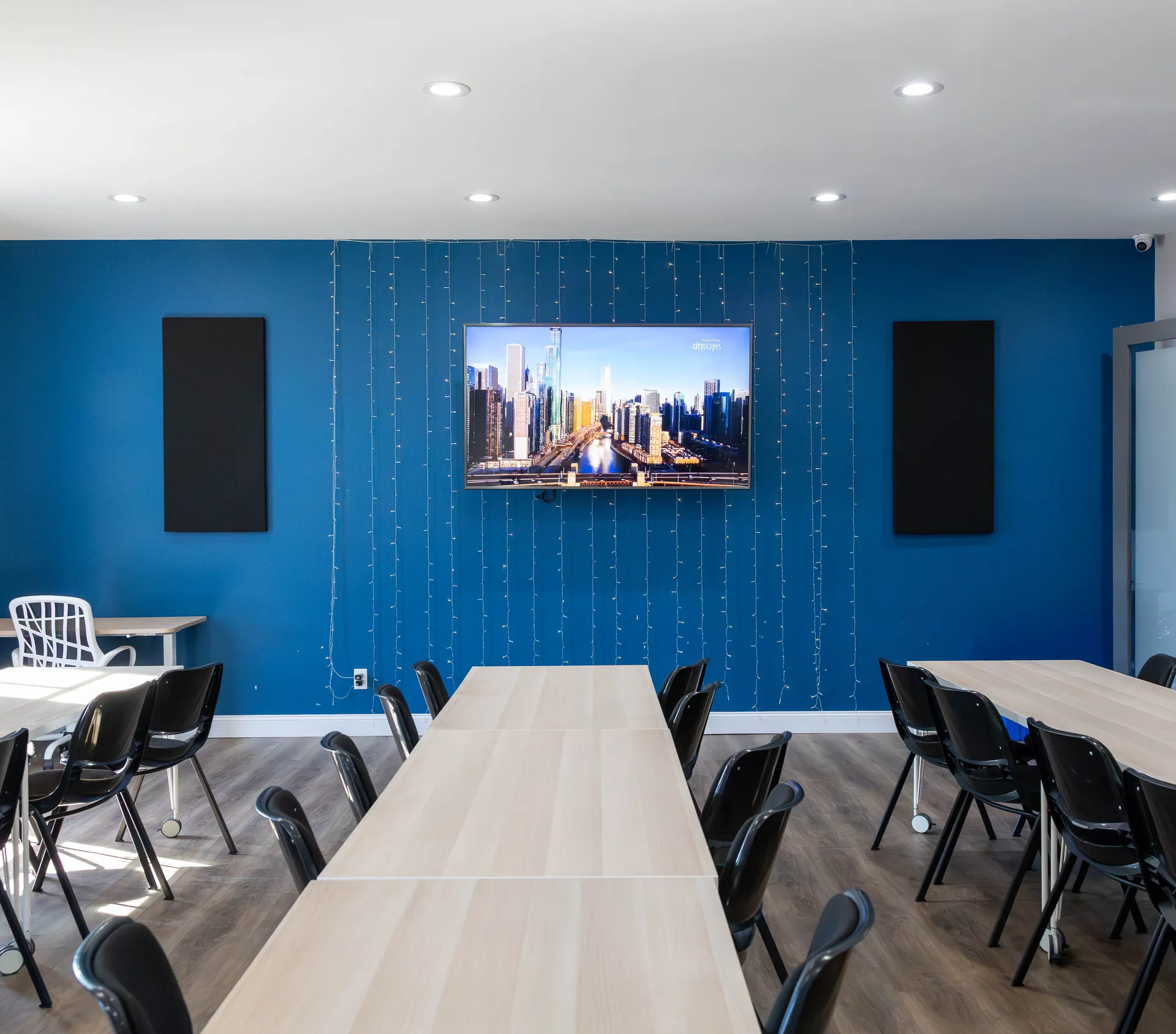 Flexible meeting and coworking room inside HQ at The Commons
